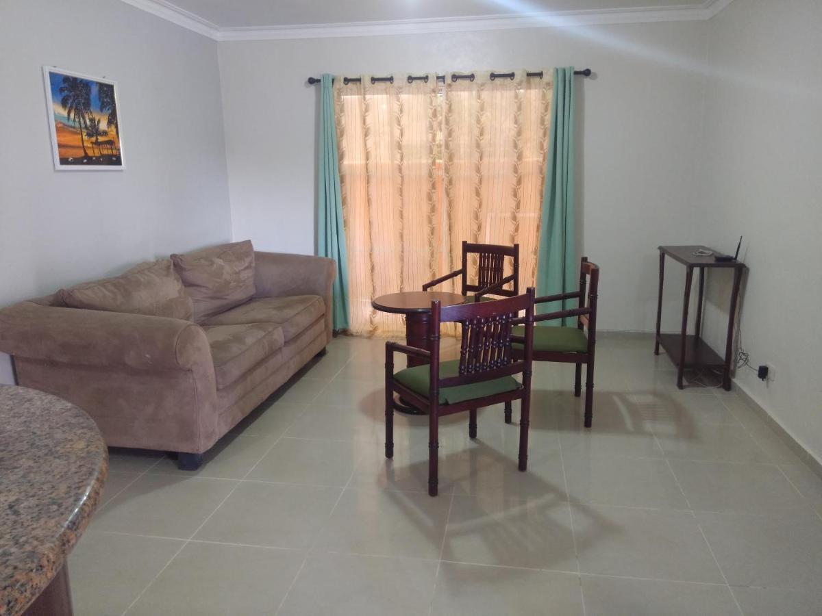 M & L Shared Apartment Punta Cana Bagian luar foto